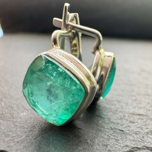 Earrings with natural fluorite made of silver
