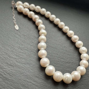 Necklace made of large natural Pearls