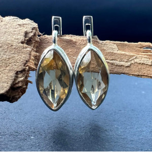 Earrings with natural citrine