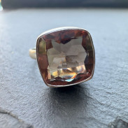 Ring with Sultanite made of silver