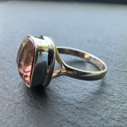 Ring with Sultanite made of silver