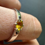 Ring with natural Yellow Sapphire made of silver with Diamond