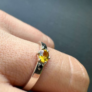 Ring with natural Yellow Sapphire made of silver with Diamond