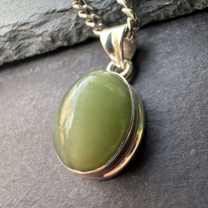 Pendant Chrysoberyl (Cat's Eye) natural in silver