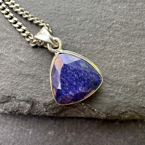 Pendant with natural Sapphire in silver
