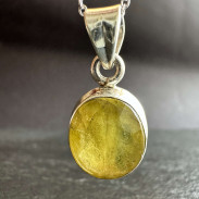 Pendant with natural Sapphire (Sri Lanka) made of silver on a chain