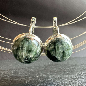 Serafinite natural earrings in silver