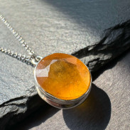 Pendant with natural Sapphire (Sri Lanka) made of silver on a chain