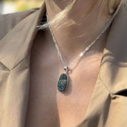 Pendant Labrador natural raw in silver