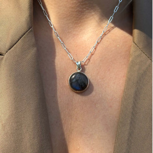 Natural Labradorite pendant in silver