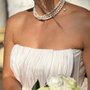Necklace made of three strands of natural pearls