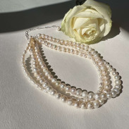 Necklace made of three strands of natural pearls