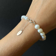 Bracelet with natural pearls