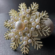 Snowflake Brooch with Natural Pearl