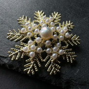 Snowflake Brooch with Natural Pearl