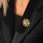 Snowflake Brooch with Natural Pearl