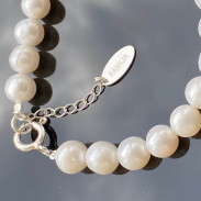 Bracelet with natural pearls