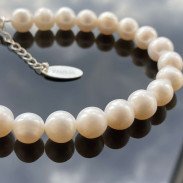 Bracelet with natural pearls