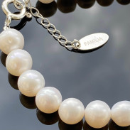 Bracelet with natural pearls