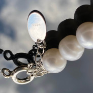 Bracelet with natural pearls