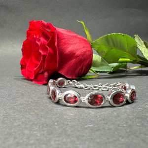 Natural garnet bracelet in silver