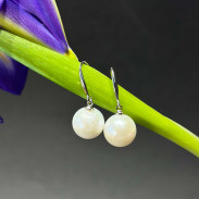 Gift for her Earrings with natural pearls