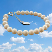 Bracelet with natural pearls