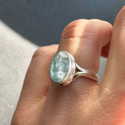 Ring with natural aquamarine