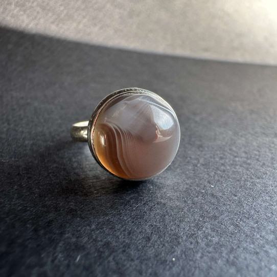 Ring with natural Agate