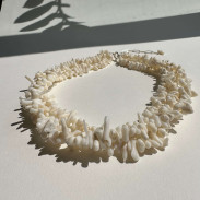 Трехрядное Ожерелье Коралл белый натуральный