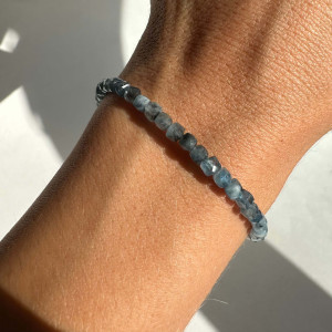Bracelet with aquamarine