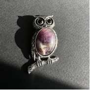 Owl brooch with natural Amethyst