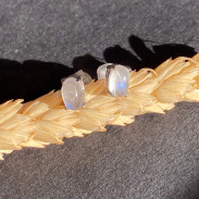 Studs Adular (Moonstone) in silver