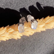 Studs Adular (Moonstone) in silver