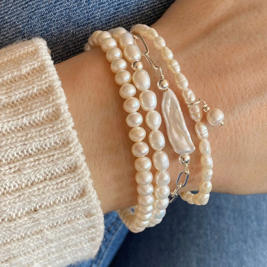 Set of 4 Natural Pearl Bracelets