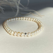 Set of 4 Natural Pearl Bracelets