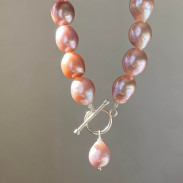 Bracelet with pink natural pearls