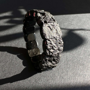 Bracelet made of natural Tektite