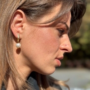 Earrings with natural pearls