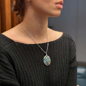 Haliotis mother-of-pearl pendant