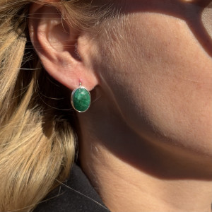 Earrings with natural emerald in silver