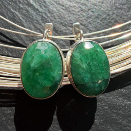Earrings with natural emerald in silver