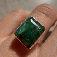 Ring with natural emerald in silver