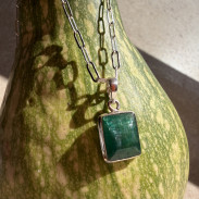 Pendant with natural emerald made of silver