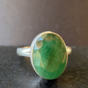 Ring with natural emerald in silver