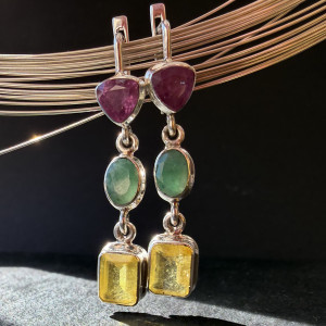 Earrings Sapphire (Sri Lanka) and Emerald natural made of silver