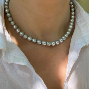 Choker with gray natural pearls