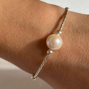 Bracelet with natural pearls in silver