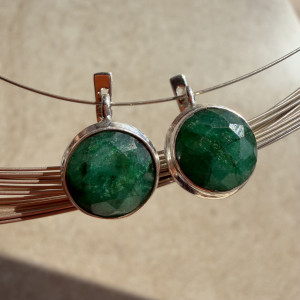 Earrings with natural emerald in silver